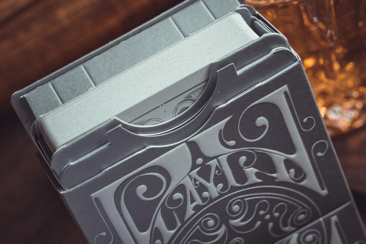 Smoke & Mirrors v8 Silver by Dan & Dave - Card Mafia Playing